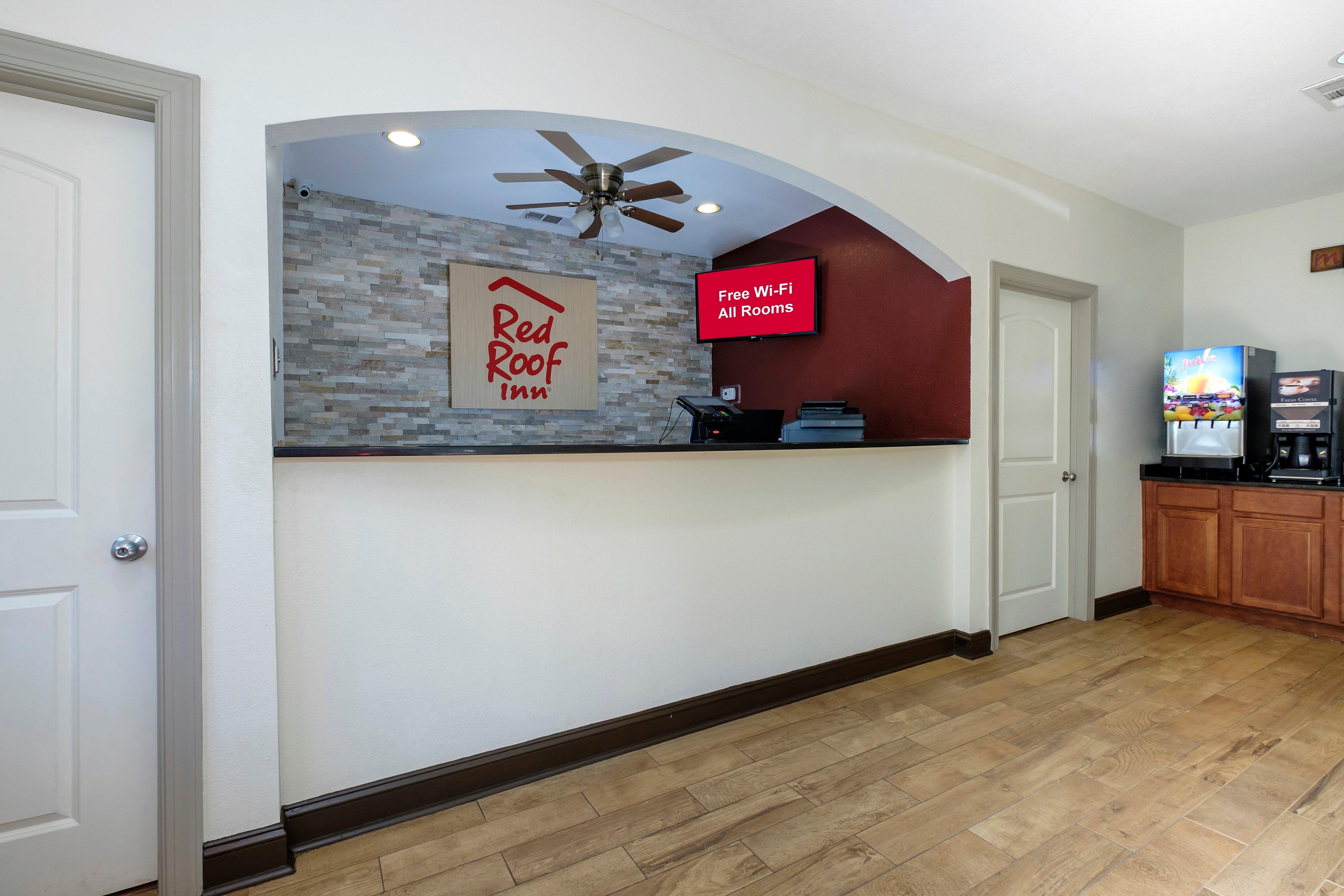 Red Roof Inn Columbus, Ms Екстер'єр фото