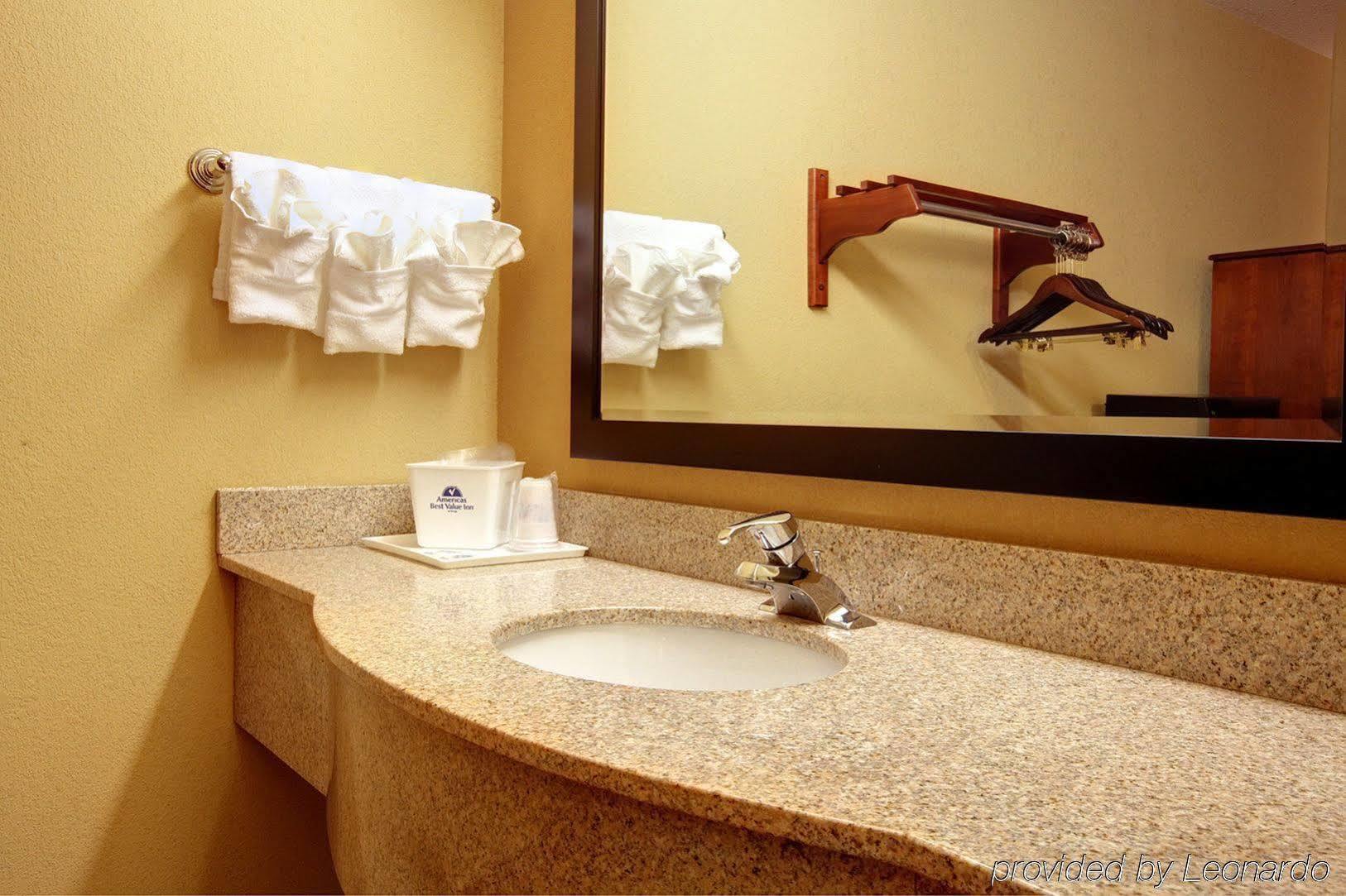 Red Roof Inn Columbus, Ms Екстер'єр фото