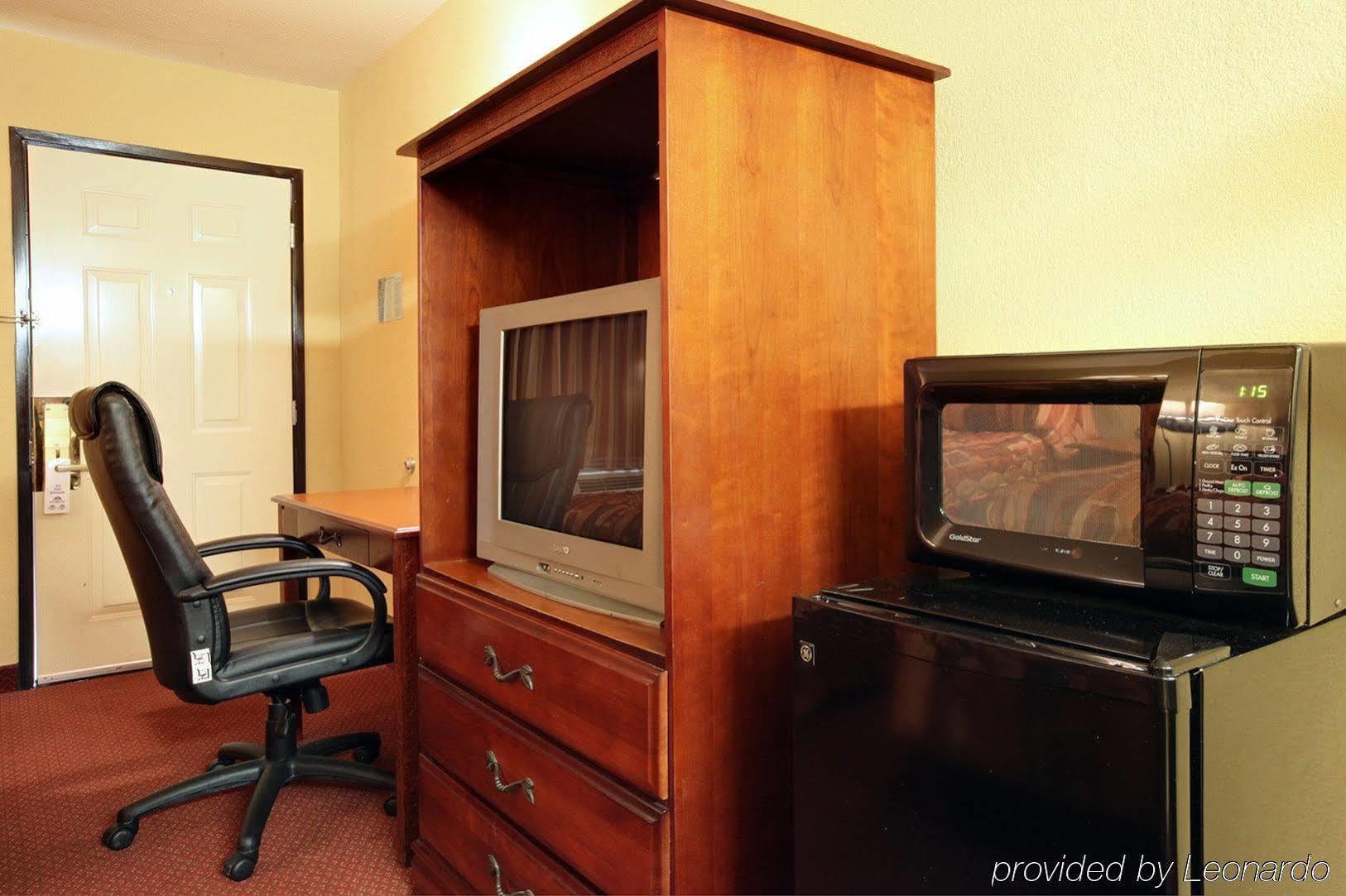 Red Roof Inn Columbus, Ms Екстер'єр фото